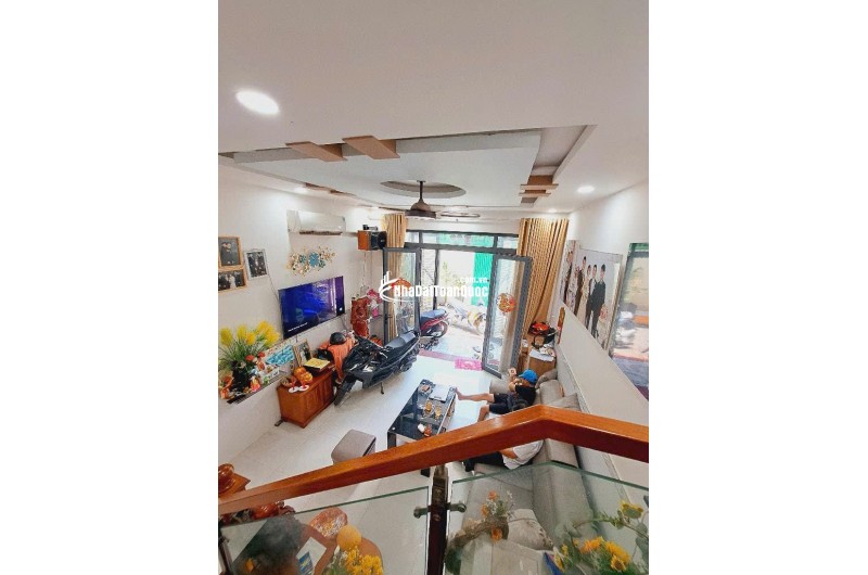 Bán nhà 100m2, 3 tầng, 3PN, 4WC, Trung Mỹ Tây 2A, Q12, 5.6 tỷ - Sổ Hồng